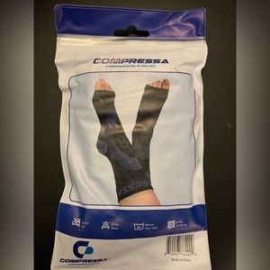 *** Brand New *** Compression Socks - One Size